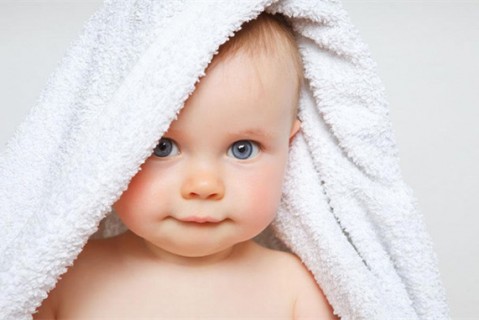母乳喂养多久最好 母乳到2岁的青岛捐卵宝宝智商高吗